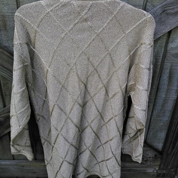 Suzelle Women's Oversized Gold V-Neck SweaterB4-64 - Picture 4 of 7